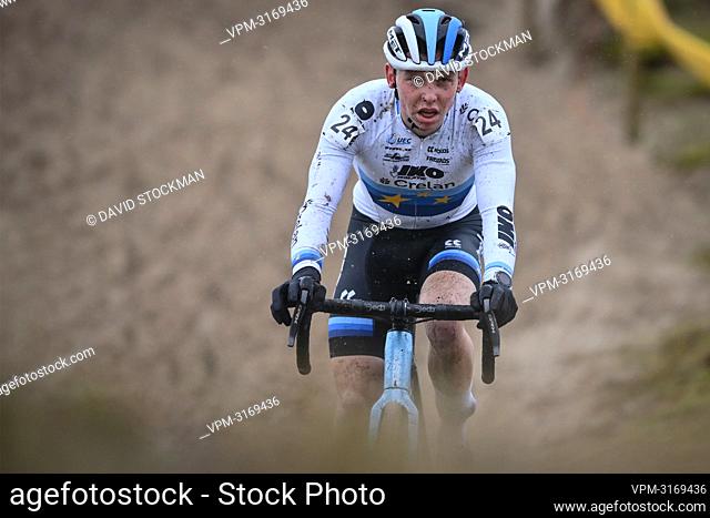 Belgian Aaron Dockx pictured in action during the men's juniors race at the Belgian Championships cyclocross cycling in Middelkerke on Saturday 08 January 2022