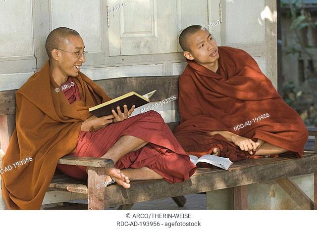 Buddhist monks, Mahagandhayon monastery, Amarapura, Burma, Myanmar