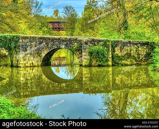 roman bridge, Eymet, Dordogne Department, Nouvelle-Aquitaine, France