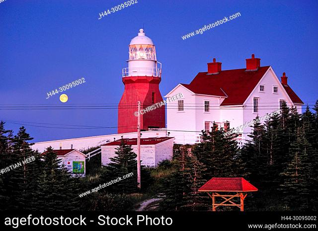 Canada, Maritimes, Newfoundland, Twillingate, Crow Head, Long Point Lighthouse, (m)
