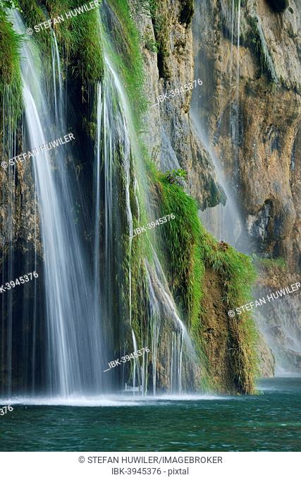 Waterfall, Plitvice Lakes National Park, Plitvicka Jezera or Plitvice Jezera, Lika-Senj County, Croatia