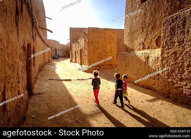 Children in a small village in southern Morocco near Mhamid. Morocco, North Africa