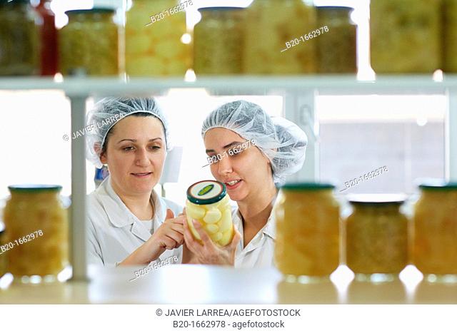 Laboratory, Production of canned vegetables and beans, Canning Industry, Agri-food, Gutarra, Grupo Riberebro, Villafranca, Navarra, Spain