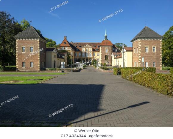 Velen, Germany, Velen, Bocholter Aa, Hohe Mark Westmuensterland Nature Park, Muensterland, Westphalia, North Rhine-Westphalia, NRW, Velen Castle, moated castle