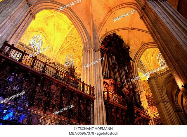 Spain, Andalusia, old town of Seville, inside of the cathedral