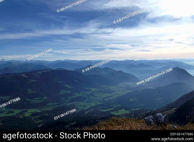 Mountain crossing Hackenkopfe mountains, Tyrol, Austria