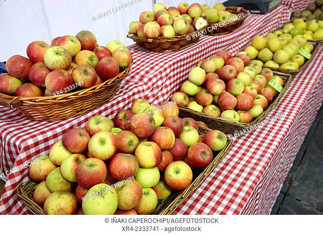 Local apples, Tolosa, Gipuzkoa, Basque Country, Spain
