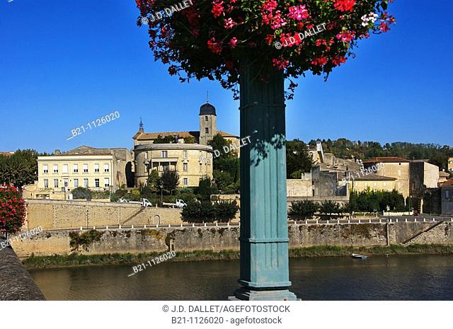 Castillon-la-Bataille on the Dordogne river, Gironde, Aquitaine, France