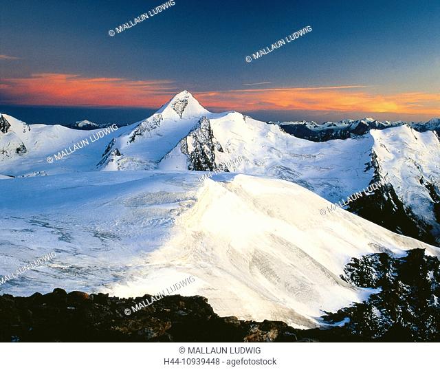 Austria, Europe, Tyrol, Kaunertal, oetztal, Alps, Kaunertal, glacier, glacier skiing, area, Weisseespitze, evening, Weisskugel, evening light, sundown, dusk