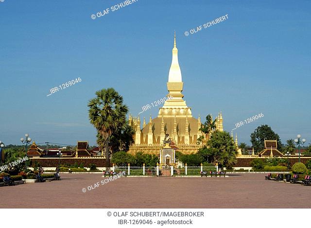 The majestic golden stupa, That Luang, Vientiane, Laos, Asia