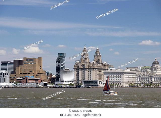 The Royal Liver Building from the Mersey, UNESCO World Heritage Site, Liverpool, Merseyside, England, United Kingdom, Europe