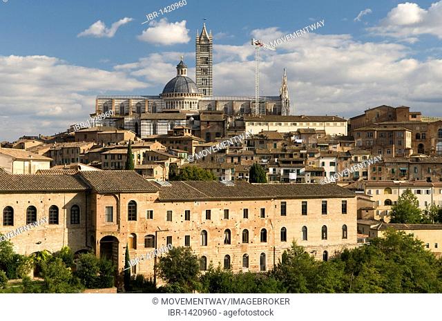 View of city with Duomo Santa Maria Assunta Cathedral, Siena, Unesco World Heritage Site, Tuscany, Italy, Europe
