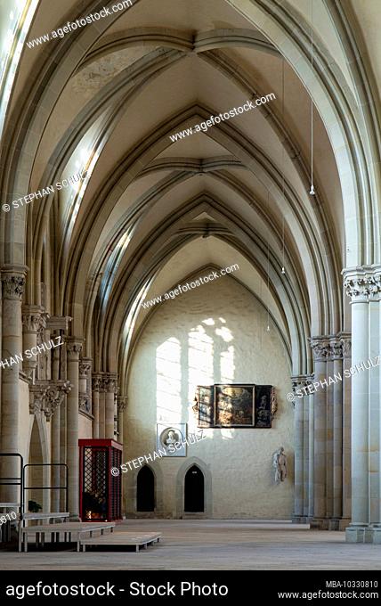 Germany, Saxony-Anhalt, Magdeburg, Magdeburg Cathedral, aisle, view towards the west portal. (In 1520 the cathedral was finished after 311 years of construction