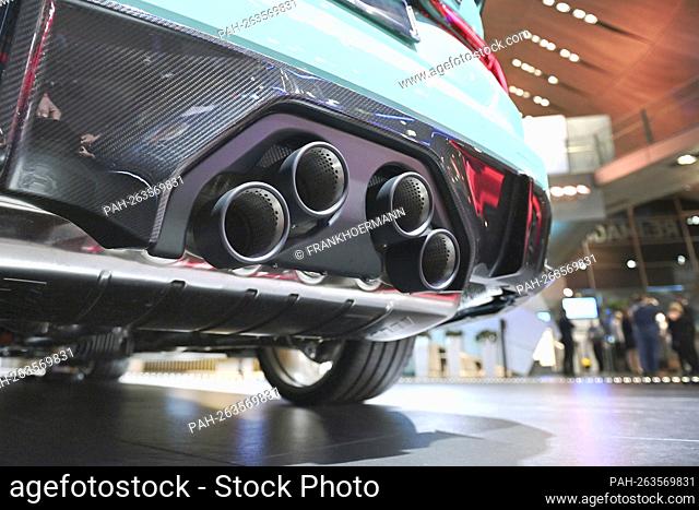 Feature, border motif, exhaust system, combustion engine car, exhaust tailpipes of a BMW M4 Competition, cars, passenger cars in the BMW world