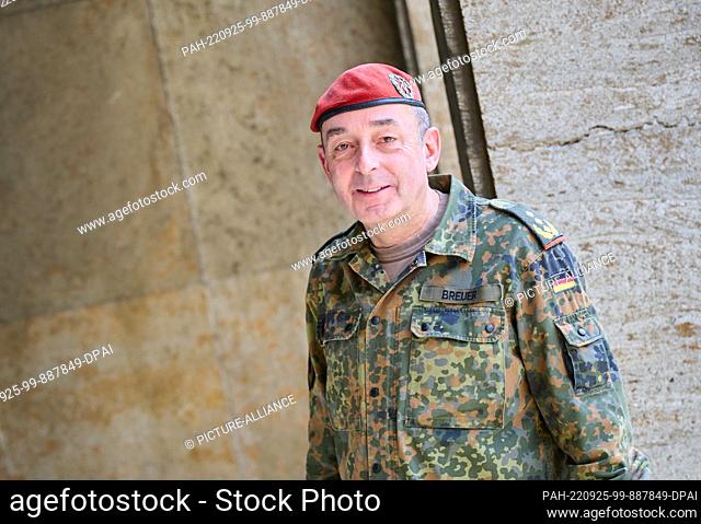 23 September 2022, Berlin: Lieutenant General Carsten Breuer, commander of the new Territorial Command, stands in the Julius Leber Barracks