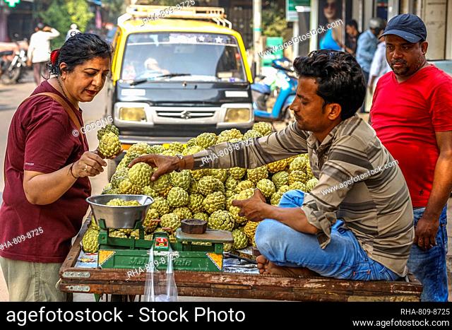 Fruit stall selling custard apples, Mumbai, India, Asia