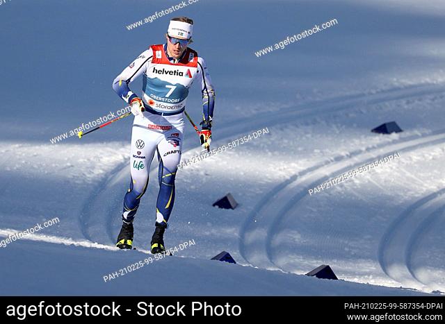 25 February 2021, Bavaria, Oberstdorf: Nordic skiing: World Cup, cross-country, sprint classic, men. Oskar Svensson from Sweden in action in qualification