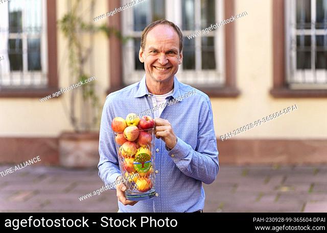 28 September 2023, Hesse, Frankfurt/Main: Martin Heil, chairman of the Association of Hessian Cider and Fruit Juice Presses (Verband der Hessischen Apfelwein-...