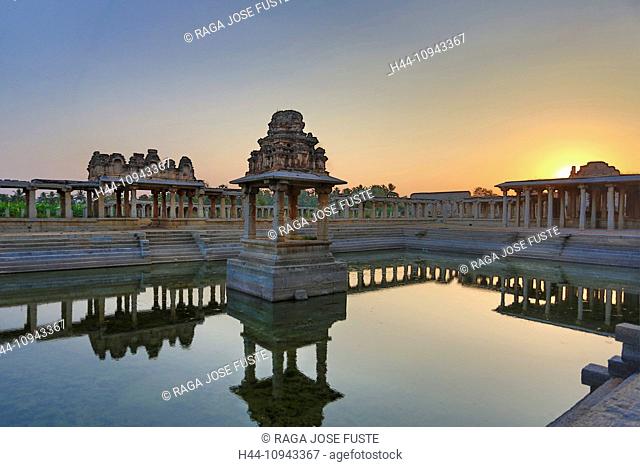 India, South India, Asia, Karnataka, Hampi, ruins, Vijayanagar, 15th century, World Heritage, Sunset, Sri Krishna Temple, Pushkarani, architecture, culture