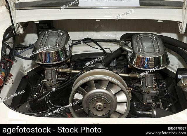 Porsche 911 Urelfer, original engine modified, 200 hp, 2.5 litre capacity, built car no. 612, boxer engine, engine compartment, air cooled, air cooled