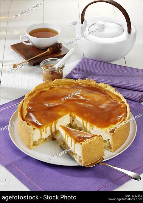 Apple cheesecake with salted caramel