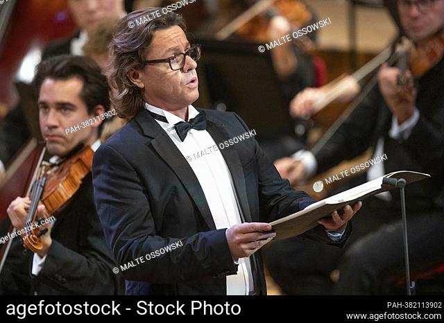 Markus WERBA, singer, baritone, anniversary concert on the occasion of the 75th anniversary of the WDR Symphony Orchestra and WDR Radio Choir, October 28th