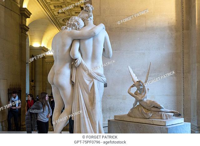L'AMOUR ET PSYCHE (1797) IN THE FOREGROUND AND BEHIND IT, PSYCHE RANIMEE PAR LE BAISER DE L'AMOUR (1777) BY ANTONIO CANOVA, THE HALL OF ITALIAN SCULPTURE