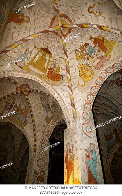 Finland, Southern Finland, Lohja, Pyhän Laurin kirkko, interior view of the 15th century Gothic St  Lawrence church, adorned with well-preserved al secco murals