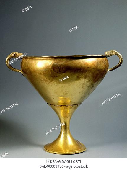 Gold chalice with dog heads on handles, from the Circle A of Mycenae (Greece). Goldsmith art, Mycenaean Civilization, 16th Century BC