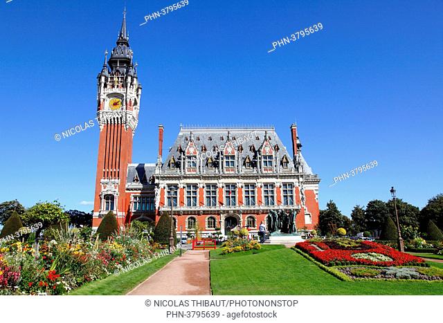 France, Hauts de France, Pas de Calais department (62), Calais, city hall and belfry (unesco world heritage)
