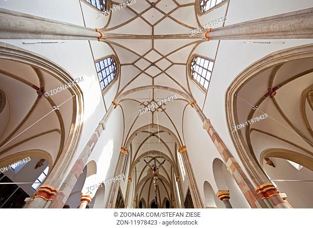 St. Severin, Romanische Kirche, Aufblick zum Deckengewoelbe, Koeln, Rheinland, Nordrhein-Westfalen, Deutschland, Europa