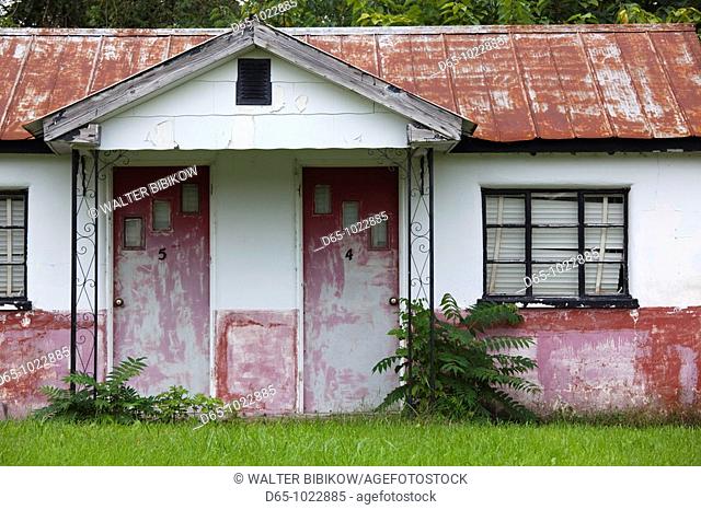 USA, Alabama, Courtland, abandoned motel
