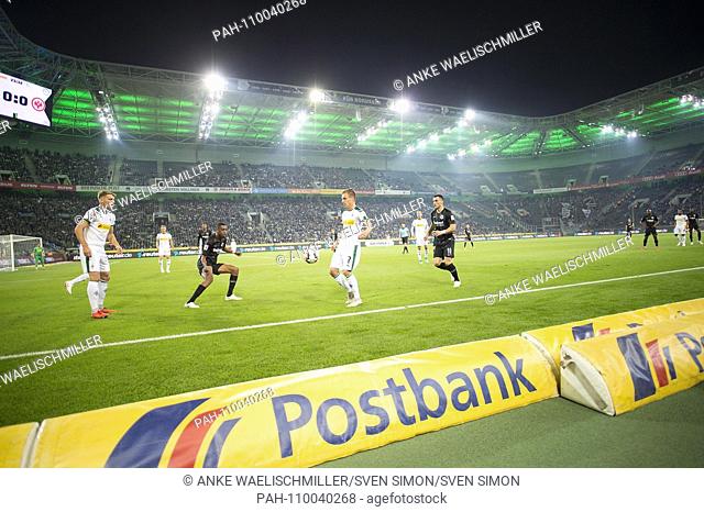 Feature, game scene in the stadium in Borussia Park, Borussia Park, action, left to right Louis Jordan BEYER (MG), GELSON FERNANDES (F), Patrick HERRMANN (MG)