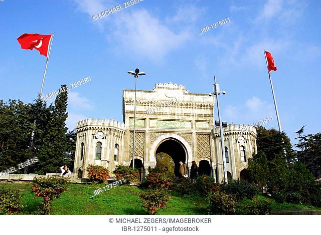 Entrance of the old University, Istanbul Universitesi, Beyazit Square, Istanbul, Turkey