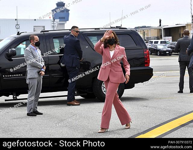 July 28, 2022 New York, NY, USA - American Vice President Kamala Harris deplanes at New York€™s LaGuardia Airport.The Vice President is greeted by NYS Lt