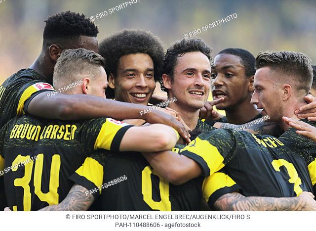 firo: 20.10.2018 Football, Football: 1.Bundesliga VFB Stuttgart - Borussia Dortmund, BVB, Dortmund, Borussia Dortmund, jubilation, with BRUNA LARSEN, WITSEL