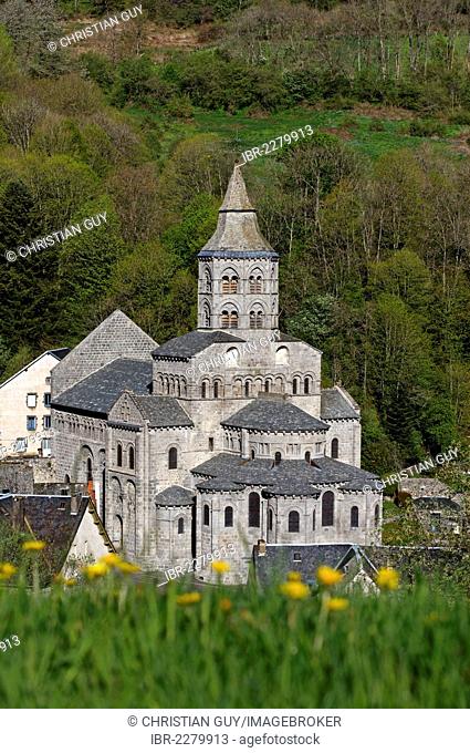 Notre Dame, Romanesque church, Orcival, Parc Naturel Regional des Volcans d'Auvergne, Auvergne Volcanoes Natural Regional Park, Puy de Dome, France, Europe