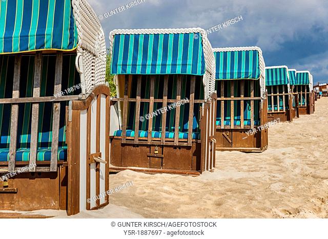 Beach chairs at the Baltic Sea beach, Baltic resort Bansin, Usedom Island, County Vorpommern-Greifswald, Mecklenburg-Western Pomerania, Germany, Europe