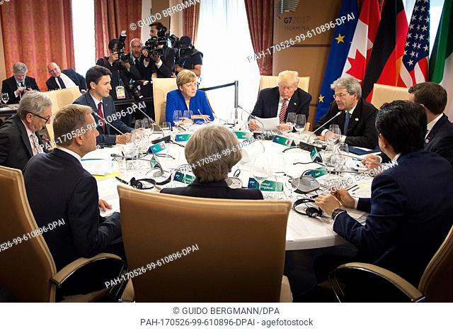 HANDOUT - A handout picture made available by the Bundesregierung (German Federal Government) on 26 May 2017 shows European Union (EU) Commission President...