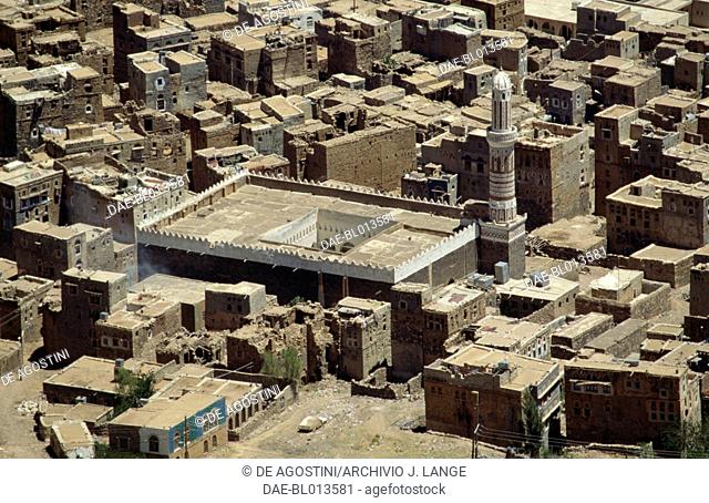 The Great mosque or Al-Jami'a al-Kabir mosque, Shibam (Unesco World Heritage List, 1982). Yemen, 8th-14th century