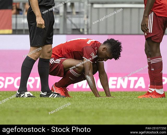 Kingsley COMAN (# 29, M) with pain. Soccer, FC Bayern Munich (M) - SSC Napoli (NEA), preparatory game for the 2021-2022 season, on July 31, 2021 in Muenchen