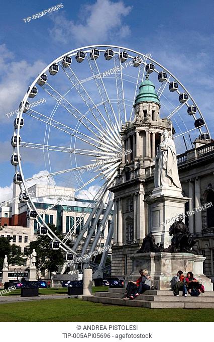 Northern Ireland, Belfast, the City Hall and the big wheel