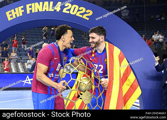 Award ceremony, left to right Youssef BEN ALI (Barca), Ludovic FABREGAS (Barca) with the cup, handball Champions League Final Four