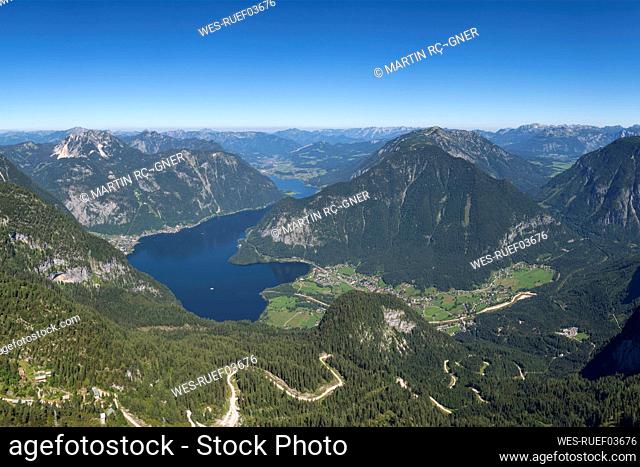 Austria, Upper Austria, Scenic view of Lake Hallstatt seen from Krippenstein mountain