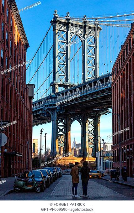 VIEW OF THE MANHATTAN BRIDGE, BROOKLYN, NEW YORK, UNITED STATES, USA