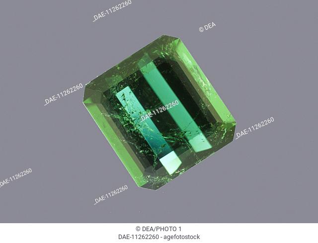 Gems - Silicates - Verdelith or green tourmaline
