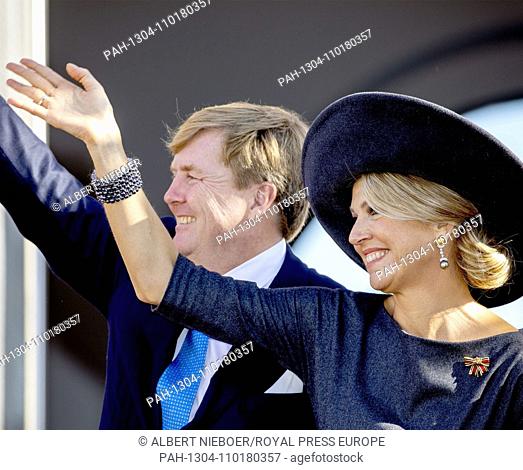 King Willem-Alexander and Queen Maxima of The Netherlands arrive at the Staatskanzlei Rheinland-Pfalz in Mainz, on October 10, 2018