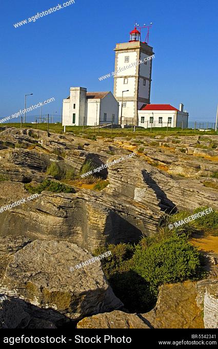 Lighthouse and cliffs on the Atlantic coast, Cape Carvoeiro, Peniche, Extremadura, Portugal, Europe