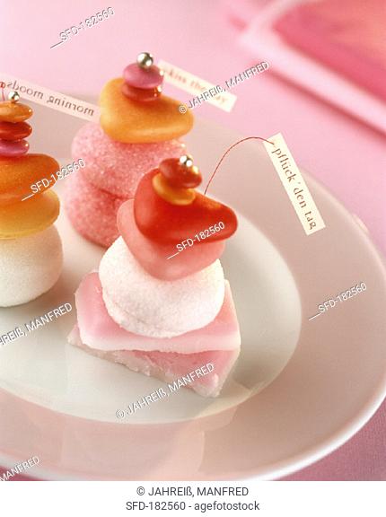 Tower of sweets with mottoes