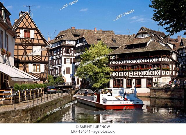 Boat trip along the river, Restaurant Maison de Tanneurs, Petite France, Strasbourg, Alsace, France